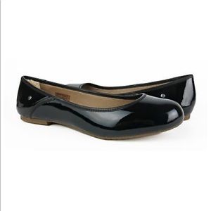 UGG Australia Antora Patent Flats Black size：5.5